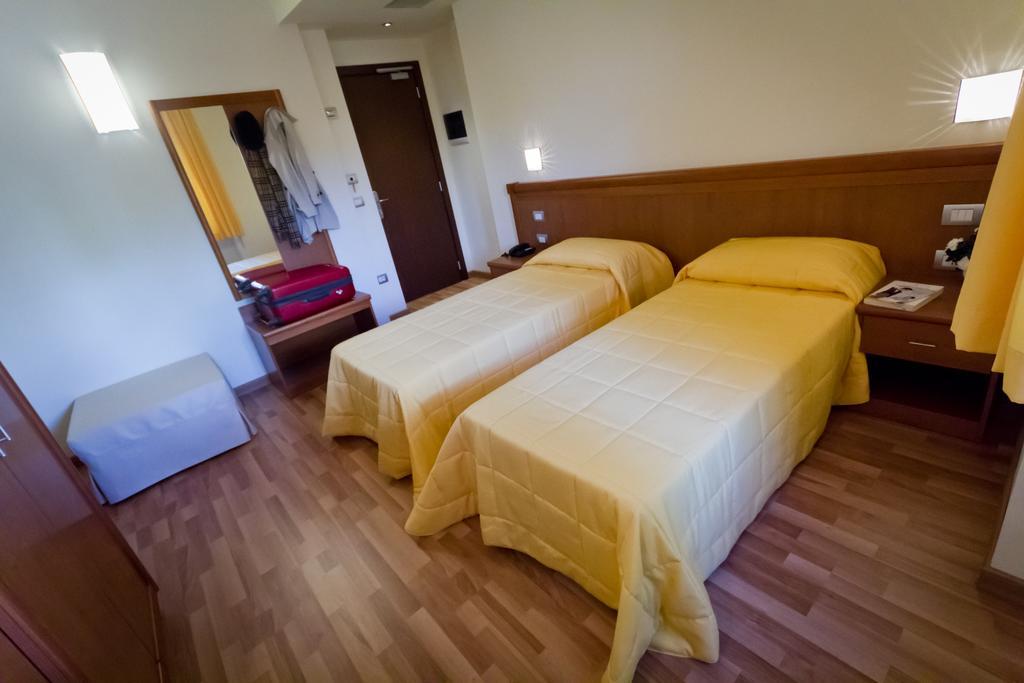 Hotel Donnini 아시시 객실 사진